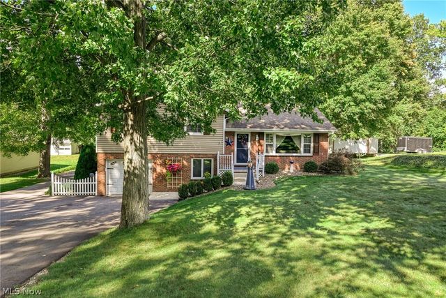 2209 Auberry Drive, Akron, OH 44312