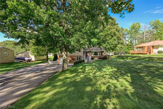 2209 Auberry Drive, Akron, OH 44312