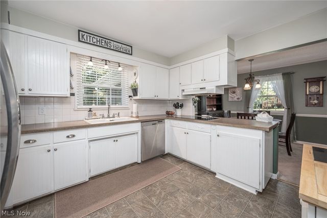 2209 Auberry Drive, Akron, OH 44312