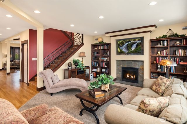 6916 37th Place NE, Marysville, WA 98270