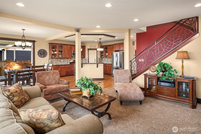 6916 37th Place NE, Marysville, WA 98270