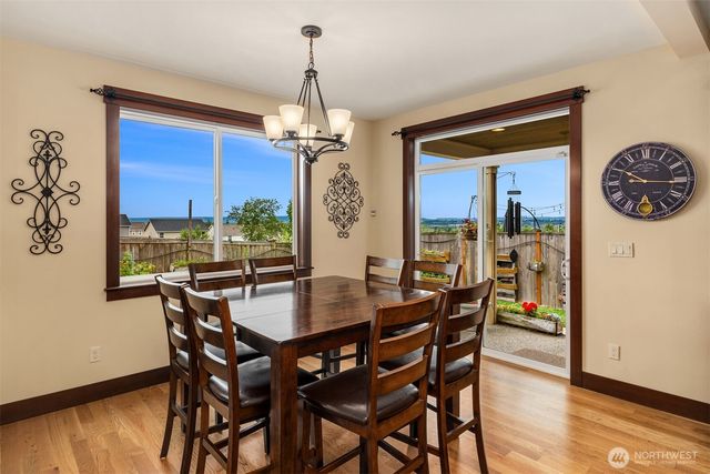 6916 37th Place NE, Marysville, WA 98270