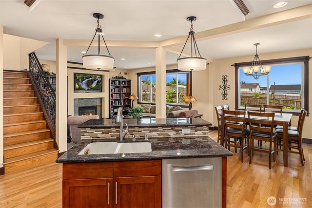 6916 37th Place NE, Marysville, WA 98270