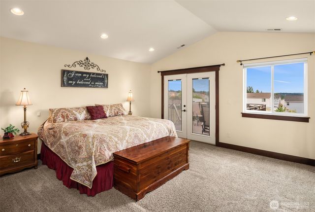 6916 37th Place NE, Marysville, WA 98270