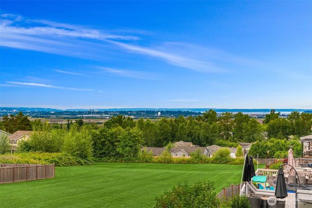 6916 37th Place NE, Marysville, WA 98270