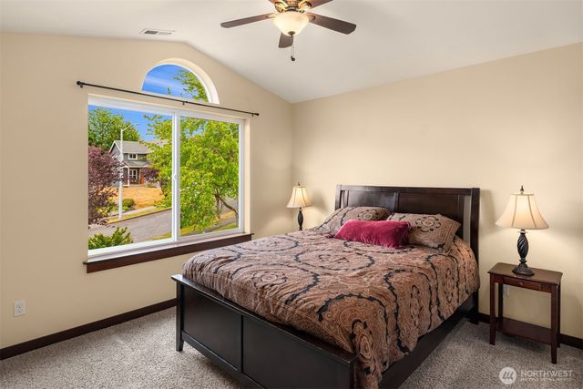 6916 37th Place NE, Marysville, WA 98270