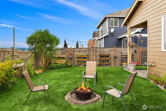 6916 37th Place NE, Marysville, WA 98270