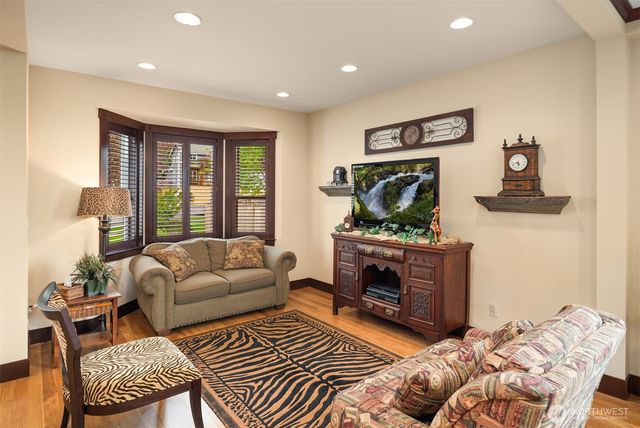 6916 37th Place NE, Marysville, WA 98270