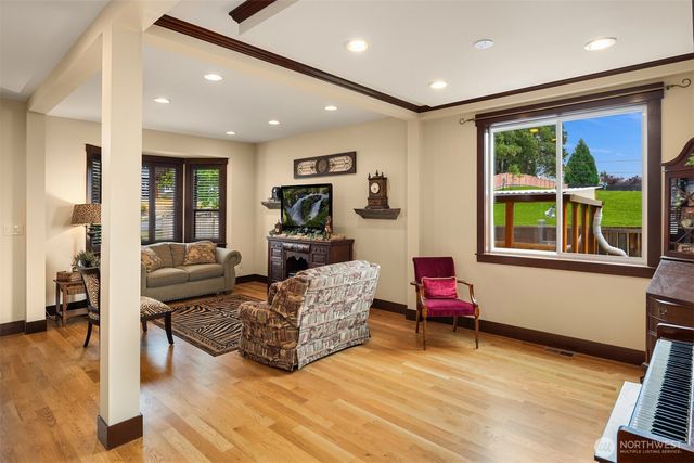 6916 37th Place NE, Marysville, WA 98270