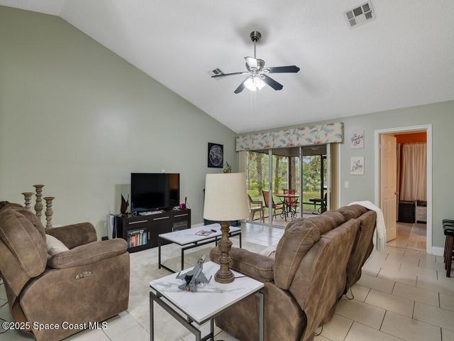 2020 Vero South Circle SW 4, Vero Beach, FL 32962