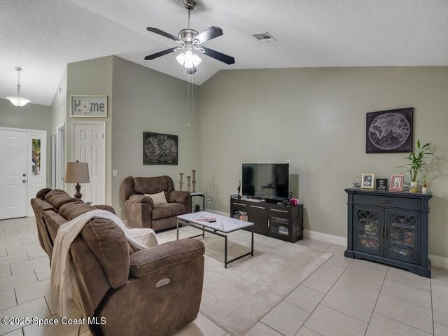 2020 Vero South Circle SW 4, Vero Beach, FL 32962