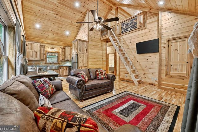 125 Blackberry Drive, Mineral Bluff, GA 30559