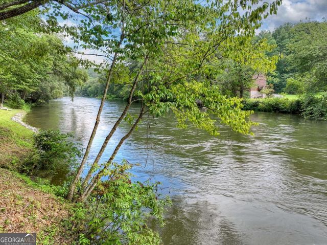 125 Blackberry Drive, Mineral Bluff, GA 30559