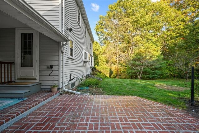 18 Fairview Drive, Southborough, MA 01772