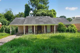 2794 LAKE PARK RD, Memphis, TN 38127