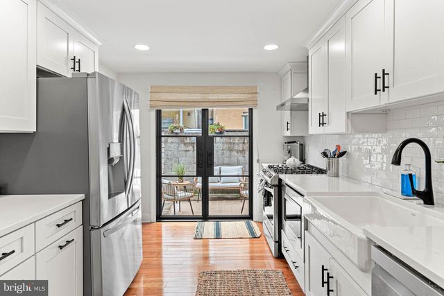 1031 EMILY ST, Philadelphia, PA 19148