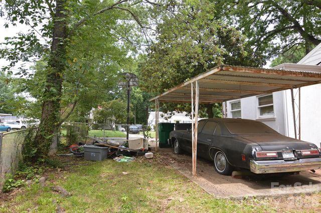 2111 Dickens Avenue, Charlotte, NC 28208