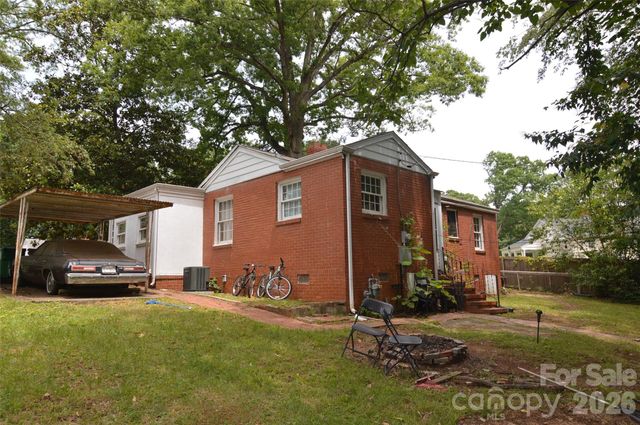 2111 Dickens Avenue, Charlotte, NC 28208