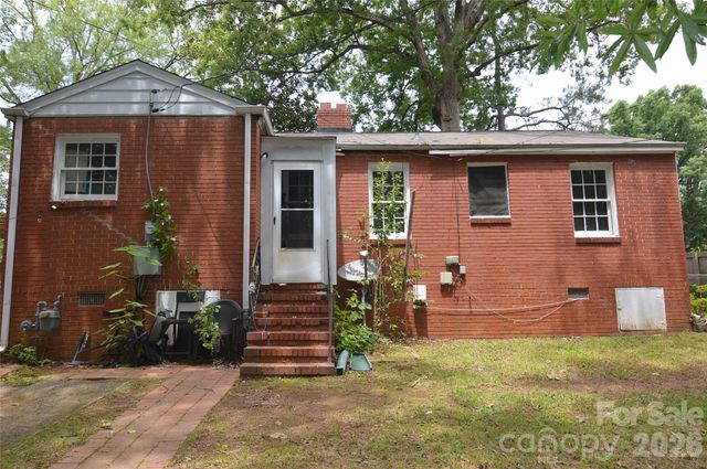 2111 Dickens Avenue, Charlotte, NC 28208