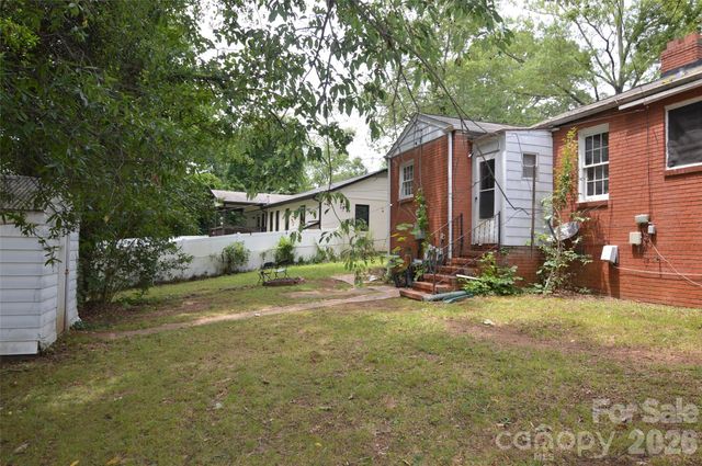 2111 Dickens Avenue, Charlotte, NC 28208