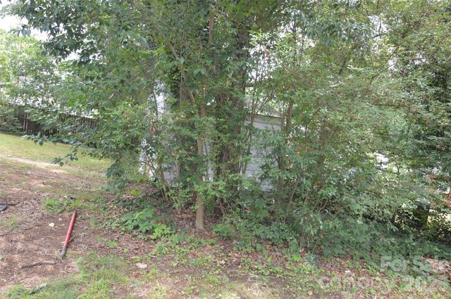 2111 Dickens Avenue, Charlotte, NC 28208