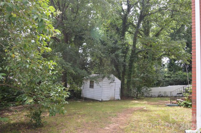 2111 Dickens Avenue, Charlotte, NC 28208