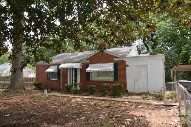 2111 Dickens Avenue, Charlotte, NC 28208