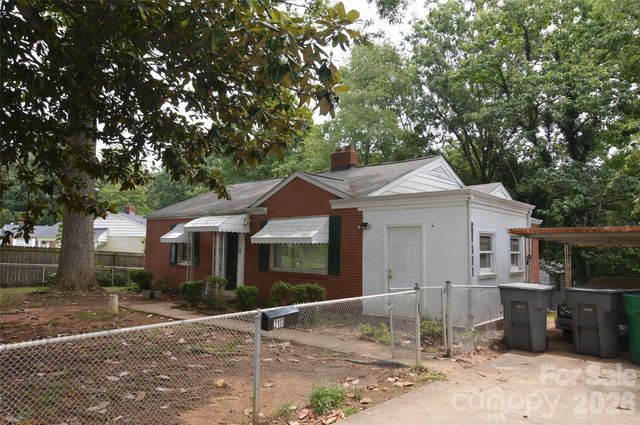 2111 Dickens Avenue, Charlotte, NC 28208