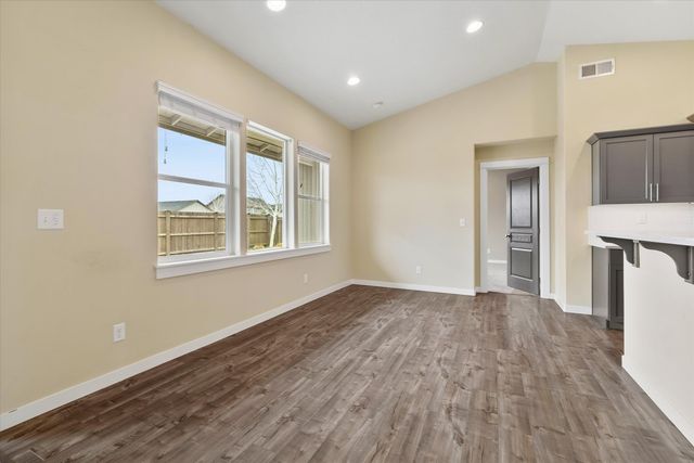 2433 NW Hazelwood Avenue, Redmond, OR 97756