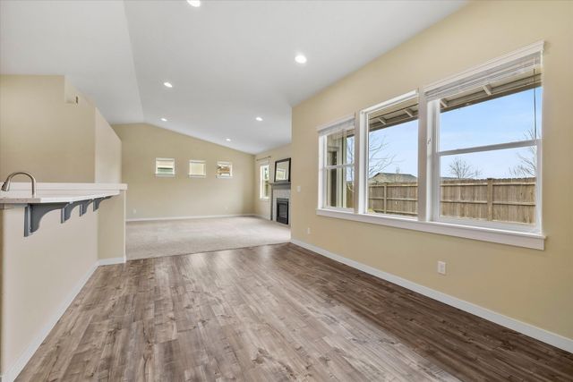 2433 NW Hazelwood Avenue, Redmond, OR 97756