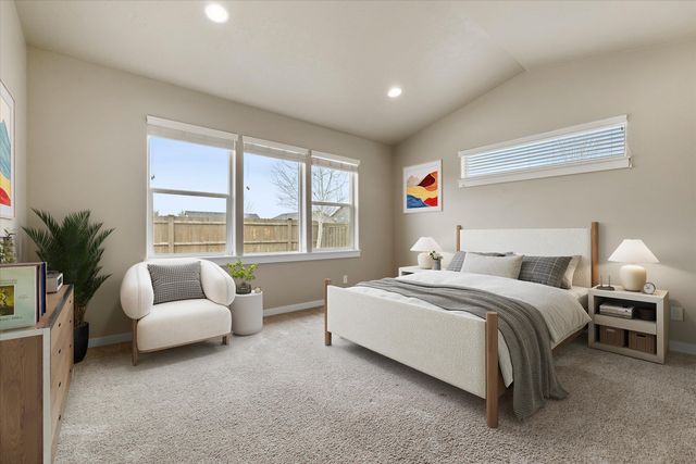 2433 NW Hazelwood Avenue, Redmond, OR 97756