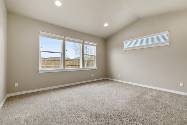 2433 NW Hazelwood Avenue, Redmond, OR 97756