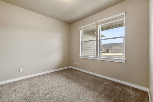 2433 NW Hazelwood Avenue, Redmond, OR 97756