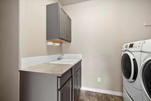 2433 NW Hazelwood Avenue, Redmond, OR 97756