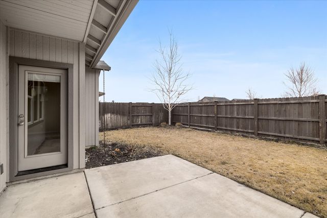 2433 NW Hazelwood Avenue, Redmond, OR 97756