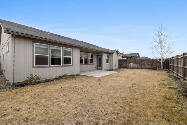 2433 NW Hazelwood Avenue, Redmond, OR 97756