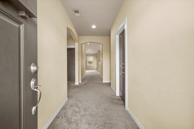 2433 NW Hazelwood Avenue, Redmond, OR 97756