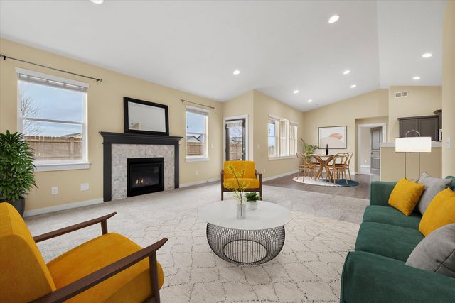 2433 NW Hazelwood Avenue, Redmond, OR 97756