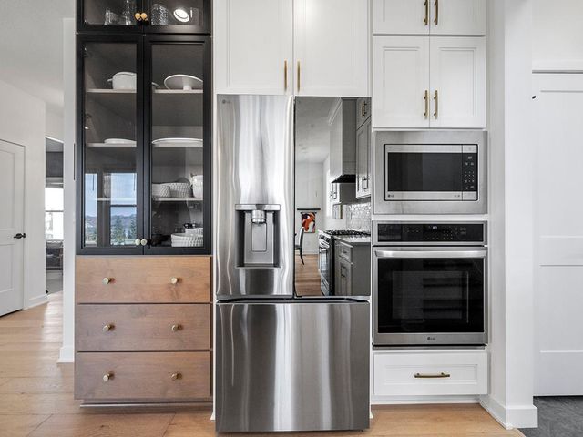 17949 Hidden Creek Trail, Lakeville, MN 55044