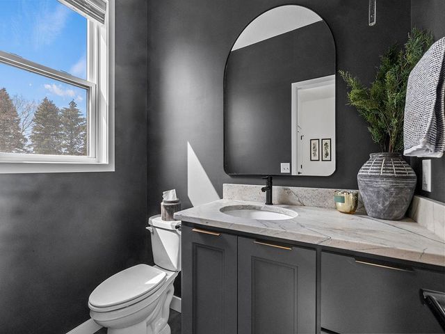 17949 Hidden Creek Trail, Lakeville, MN 55044