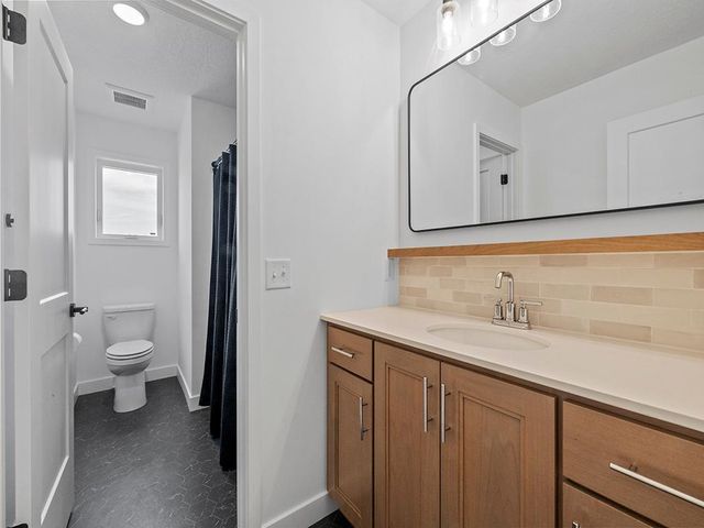 17949 Hidden Creek Trail, Lakeville, MN 55044