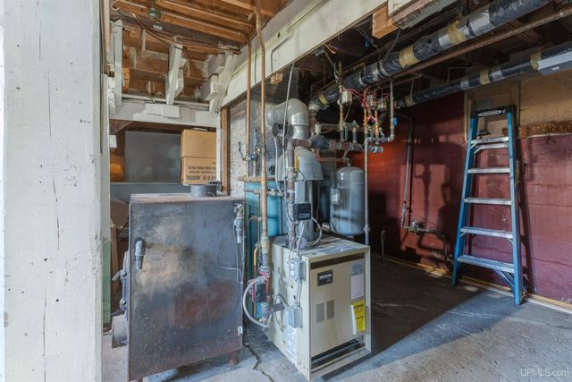 123 W Maple Street, Iron River, MI 49935