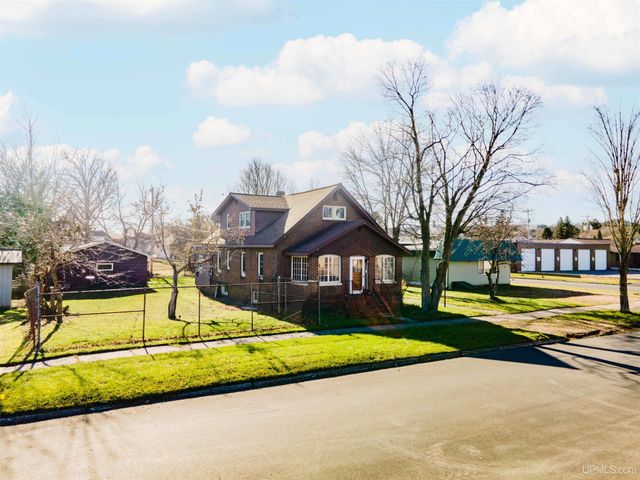 123 W Maple Street, Iron River, MI 49935