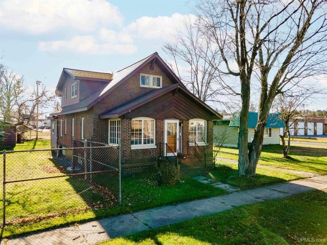 123 W Maple Street, Iron River, MI 49935