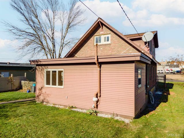 123 W Maple Street, Iron River, MI 49935