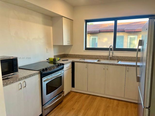 98 NE 71st St 1, Miami, FL 33138