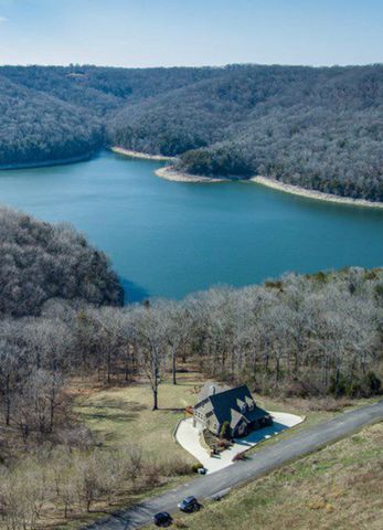 145 High Bridge Dr, Smithville, TN 37166