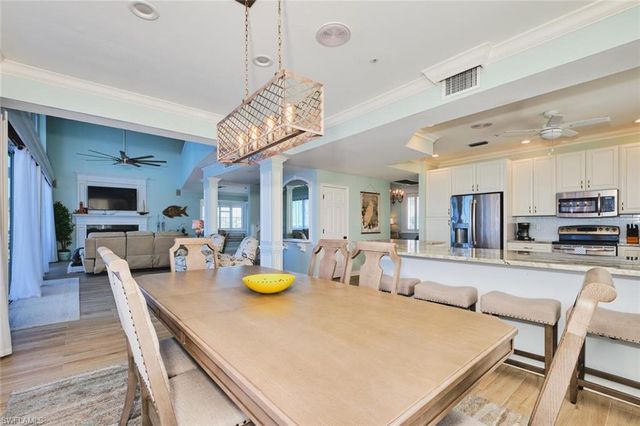 950 San Carlos DR, Fort Myers Beach, FL 33931