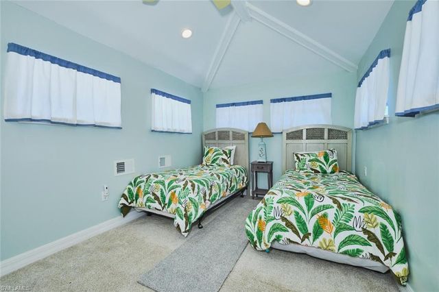 950 San Carlos DR, Fort Myers Beach, FL 33931