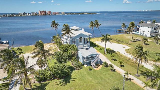 950 San Carlos DR, Fort Myers Beach, FL 33931